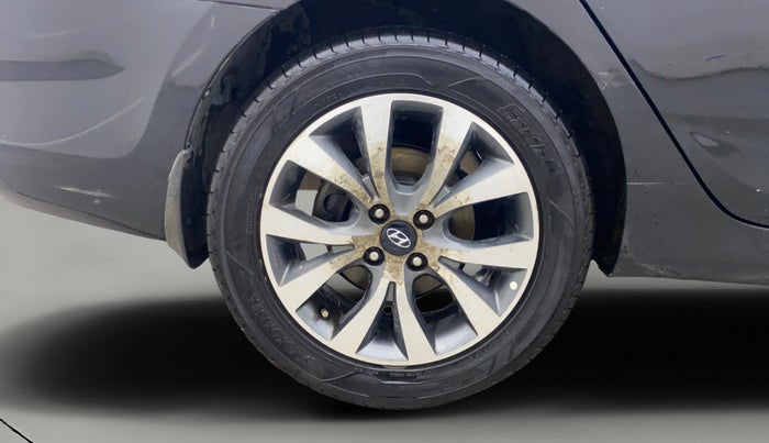 2014 Hyundai Verna FLUIDIC 1.6 VTVT SX, Petrol, Manual, 1,01,092 km, Right Rear Wheel