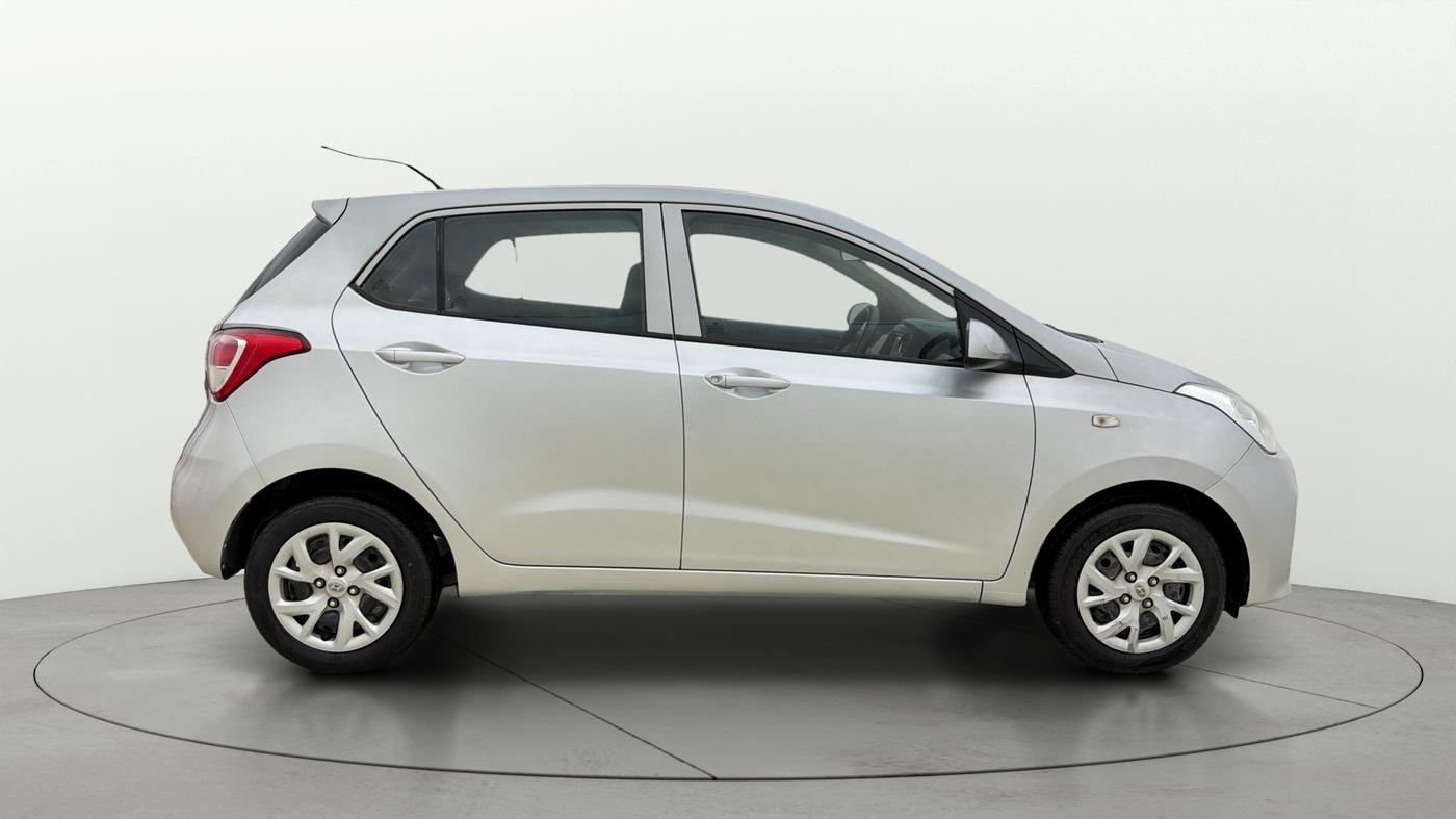 2017 Hyundai Grand i10 MAGNA 1.2 KAPPA VTVT, Petrol, Manual, 16,192 km, Right Side View