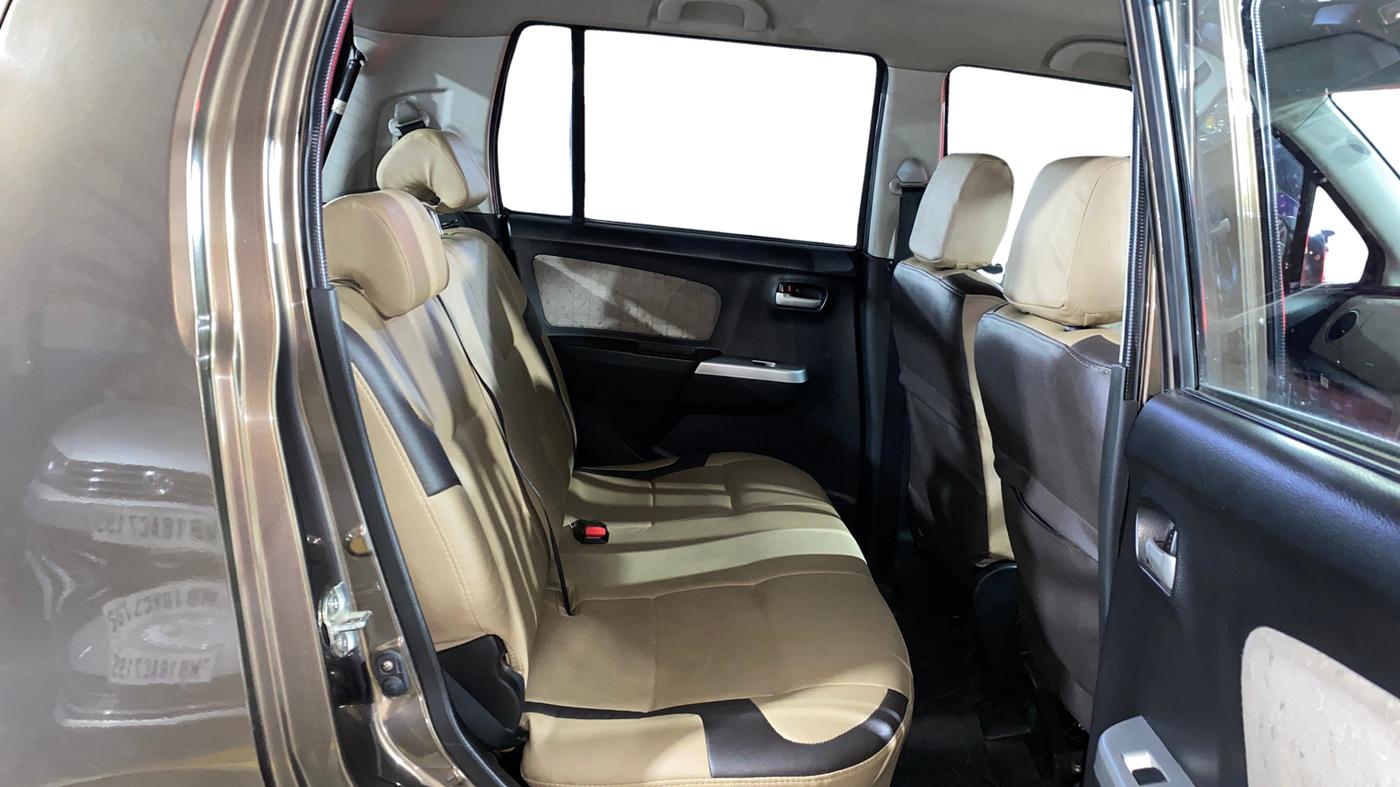 2014 Maruti Wagon R 1.0 VXI, Petrol, Manual, 24,927 km, Right Side Rear Door Cabin