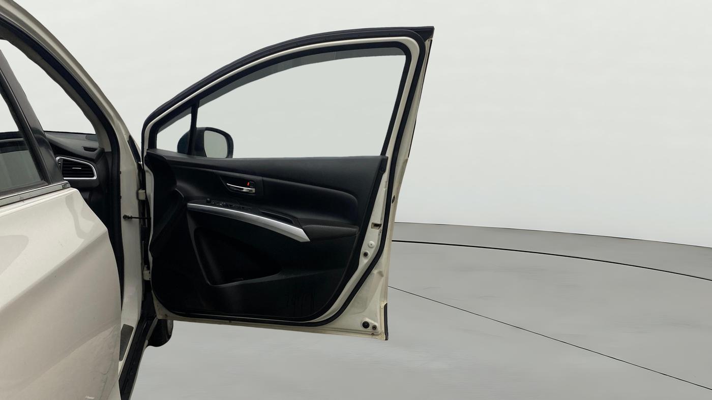 2019 Maruti S Cross ALPHA 1.3, Diesel, Manual, 1,00,539 km, RHS Front Door