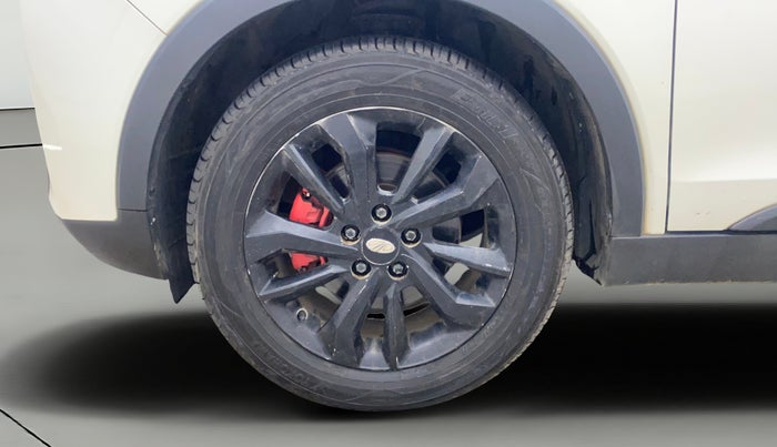 2021 Mahindra XUV300 W8 1.2 PETROL, Petrol, Manual, 80,378 km, Left Front Wheel