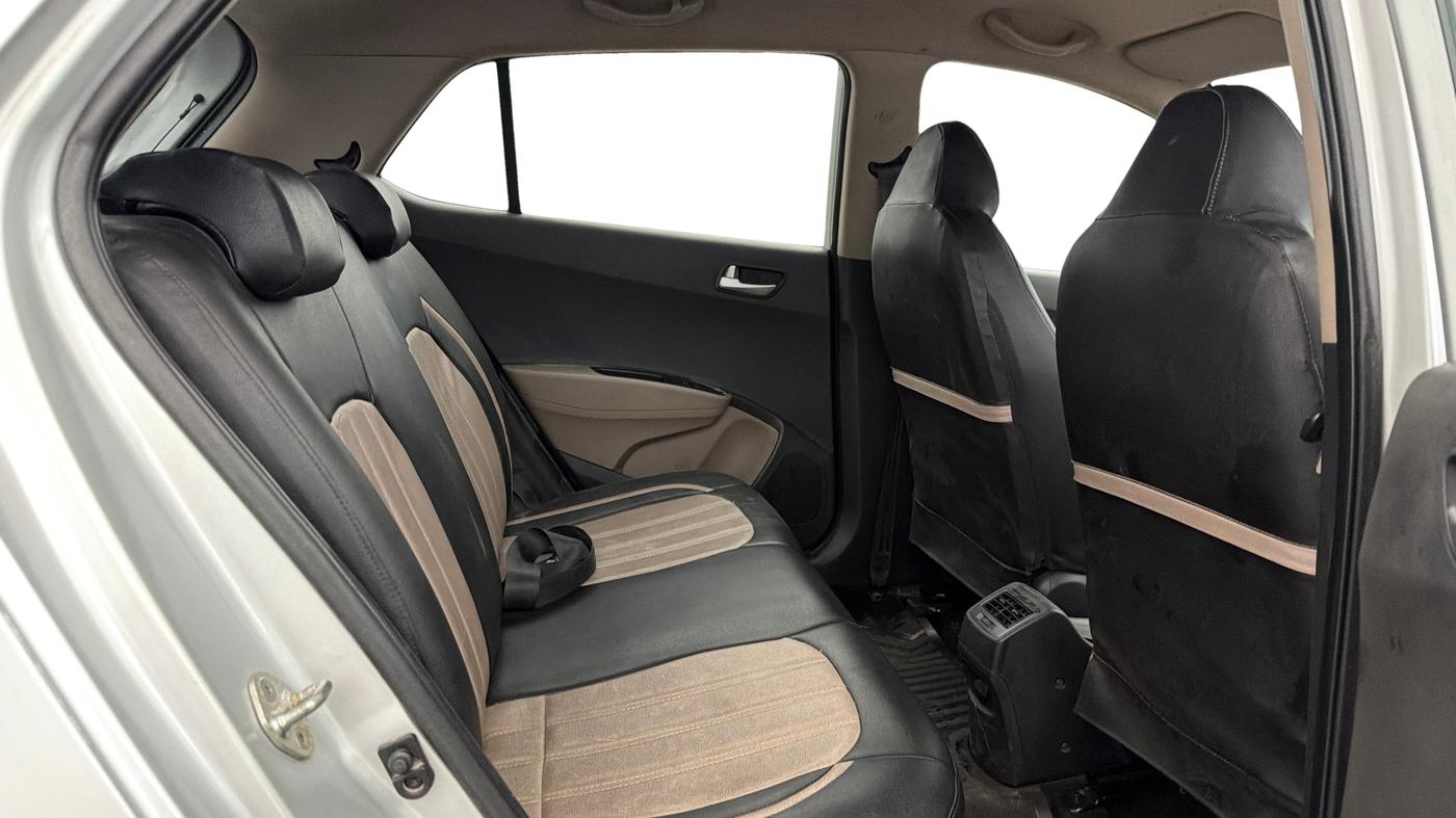 2015 Hyundai Grand i10 ASTA AT 1.2 KAPPA VTVT, Petrol, Automatic, 69,913 km, Right Side Rear Door Cabin