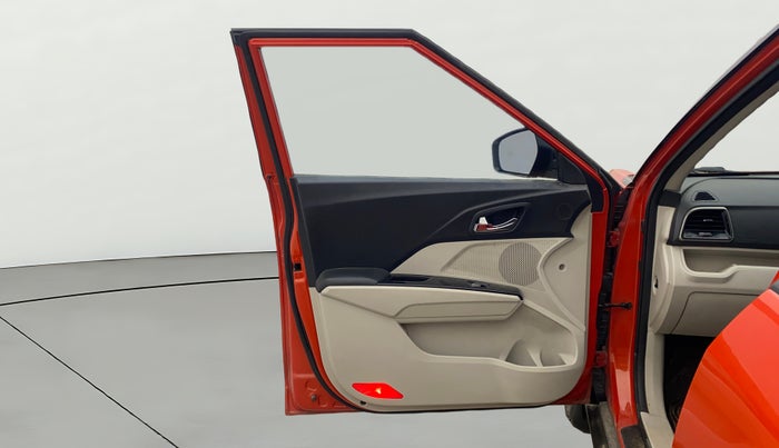 2019 Mahindra XUV300 W8 1.2 PETROL, Petrol, Manual, 58,517 km, LHS Front Door