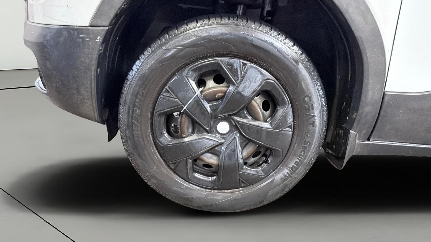 2023 Tata PUNCH PURE MT, Petrol, Manual, 37,653 km, Left Front Wheel