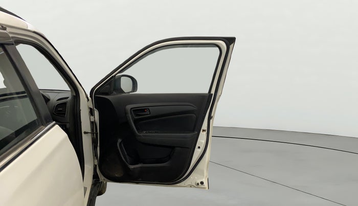 2022 Maruti Vitara Brezza VXI, Petrol, Manual, 32,627 km, RHS Front Door