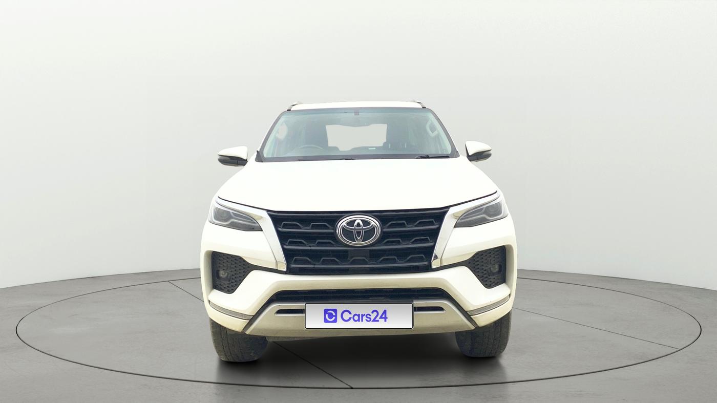 2023 Toyota Fortuner 4X2 AT 2.8 DIESEL, Diesel, Automatic, 50,235 km, Front