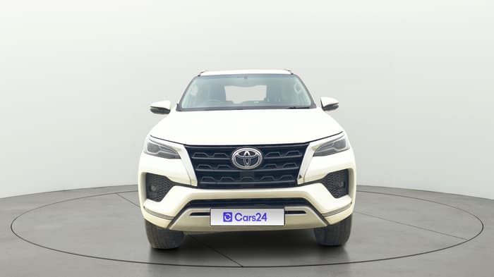 2023 Toyota Fortuner 4X2 AT 2.8 DIESEL, Diesel, Automatic, 50,235 km, Front