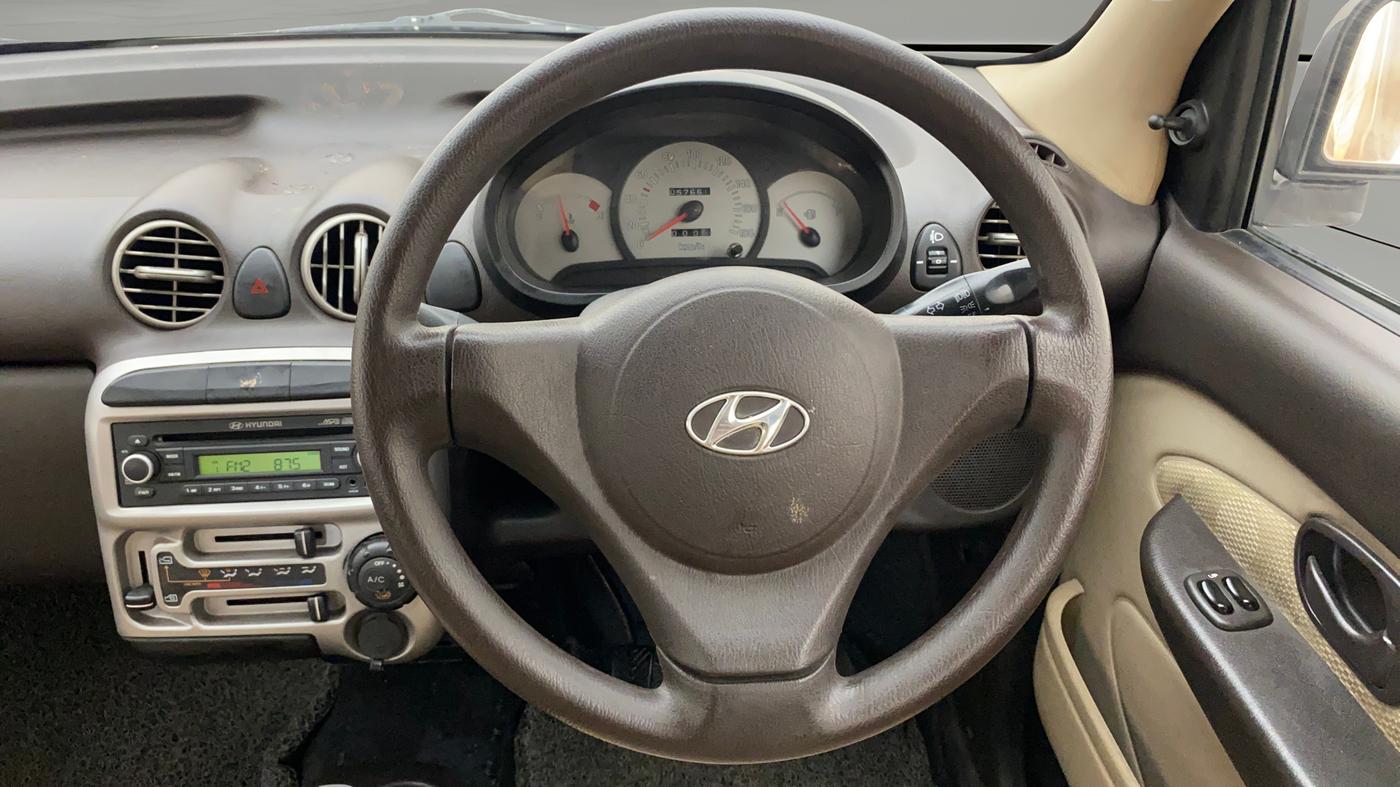 2014 Hyundai Santro Xing GLS, Petrol, Manual, 57,639 km, Steering Wheel Close Up