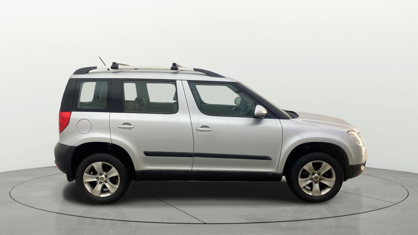 2013 Skoda Yeti AMBITION 2.0 TDI CR 4X2, Diesel, Manual, 71,866 km, Right Side View