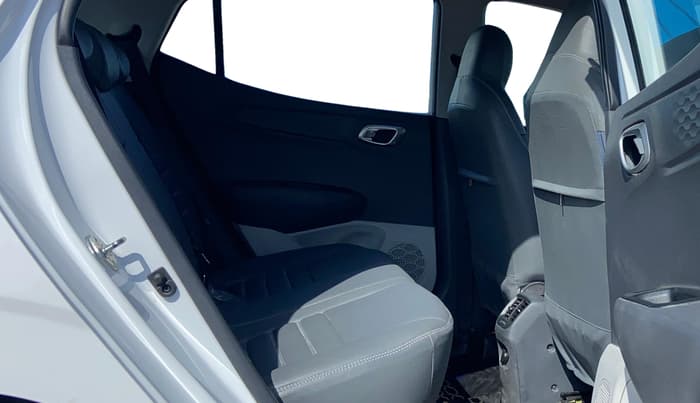 2024 Hyundai GRAND I10 NIOS ASTA 1.2 KAPPA VTVT, Petrol, Manual, 17,753 km, Right Side Rear Door Cabin