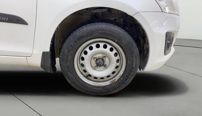2016 Maruti Swift LXI (O), Petrol, Manual, 1,17,732 km, Right Front Wheel