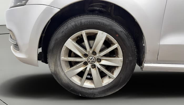 2015 Volkswagen Polo HIGHLINE1.2L, Petrol, Manual, 76,337 km, Left Front Wheel