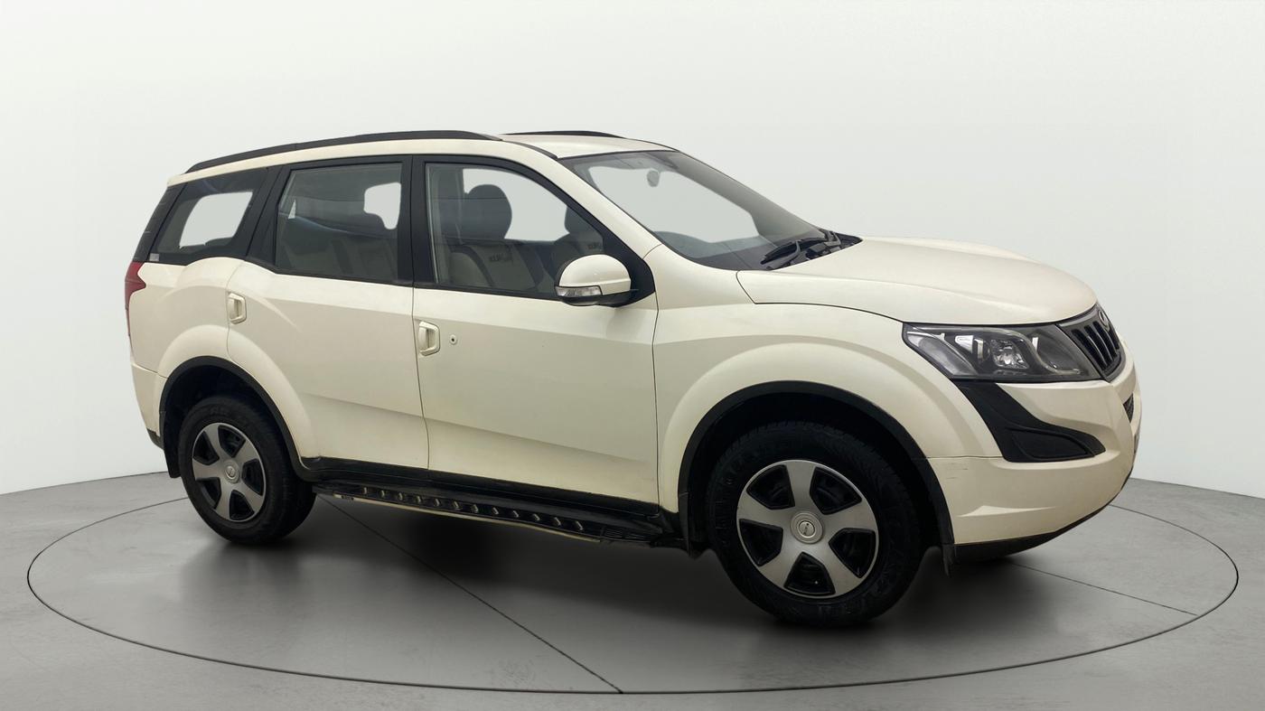 2017 Mahindra XUV500 W6 AT 1.99, Diesel, Automatic, 65,013 km, Right Front Diagonal