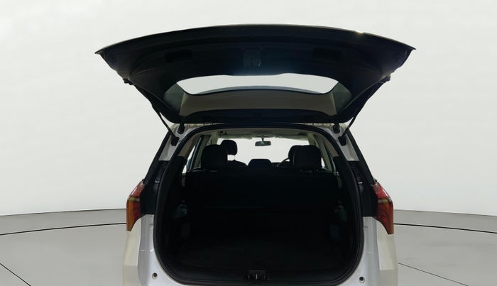 2023 Mahindra XUV700 MX P MT 5 STR, Petrol, Manual, 55,482 km, Boot Door Open