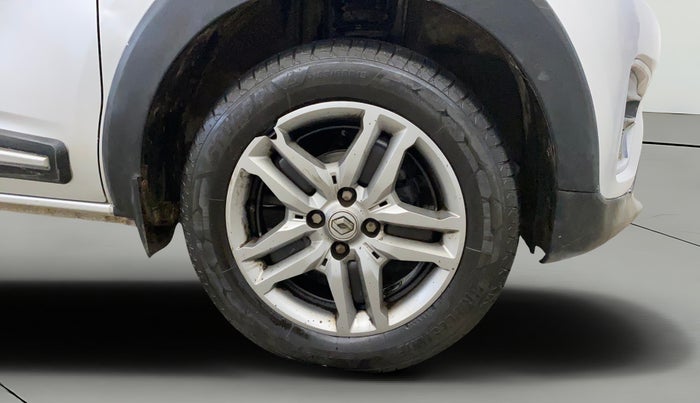 2021 Renault TRIBER RXZ, CNG, Manual, 48,940 km, Right Front Wheel