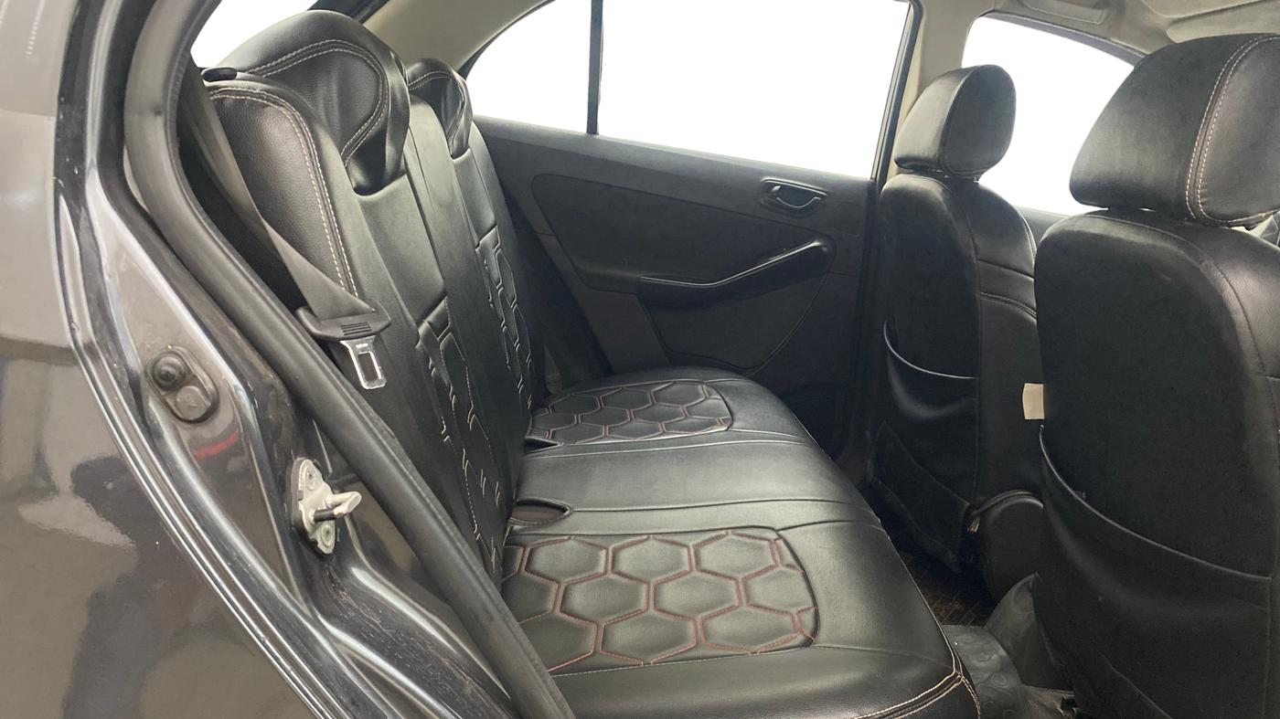 2016 Tata Bolt XM QUADRAJET, Diesel, Manual, 1,49,359 km, Right Side Rear Door Cabin