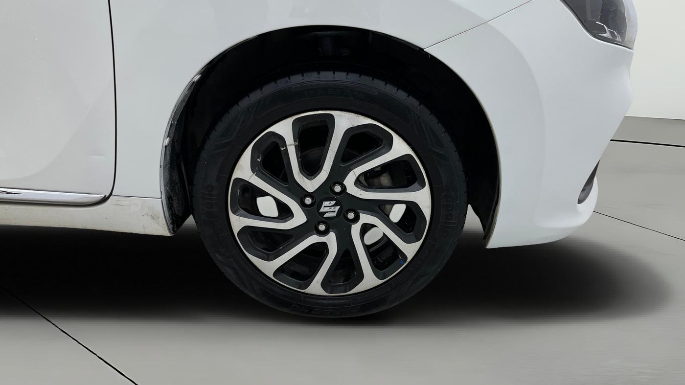 2023 Maruti Baleno ALPHA 1.2 AGS, Petrol, Automatic, 19,184 km, Right Front Wheel