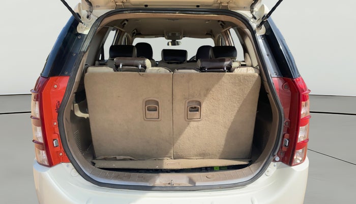 2015 Mahindra XUV500 W8, Diesel, Manual, 81,458 km, Boot Open Zoomed View