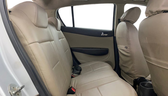 2013 Hyundai i20 MAGNA 1.2, Petrol, Manual, 78,625 km, Right Side Rear Door Cabin