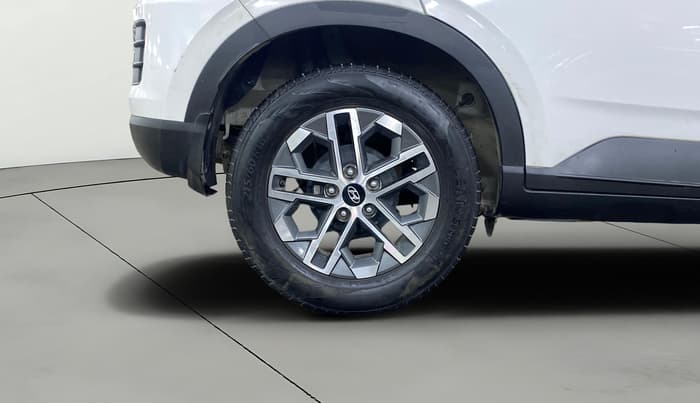 2024 Hyundai VENUE SX 1.5 CRDI, Diesel, Manual, 17,740 km, Right Rear Wheel