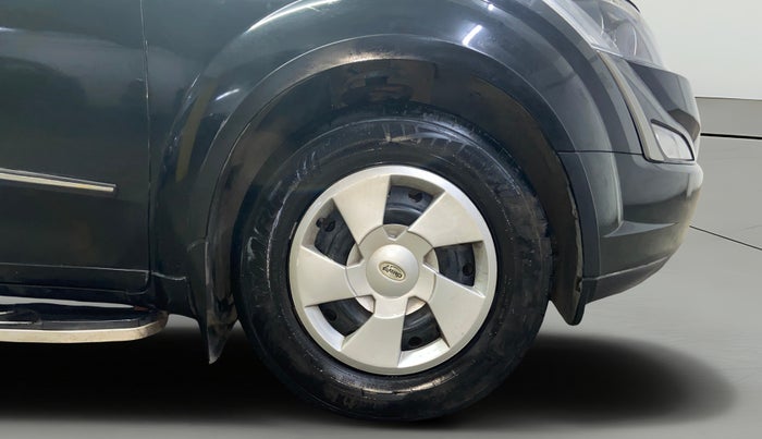 2019 Mahindra XUV500 W7, Diesel, Manual, 1,03,090 km, Right Front Wheel