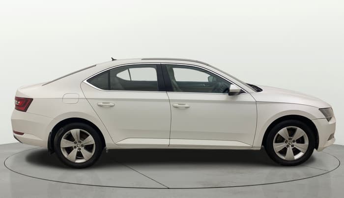 2018 Skoda Superb STYLE 1.8 TSI AT, Petrol, Automatic, 79,172 km, Right Side View