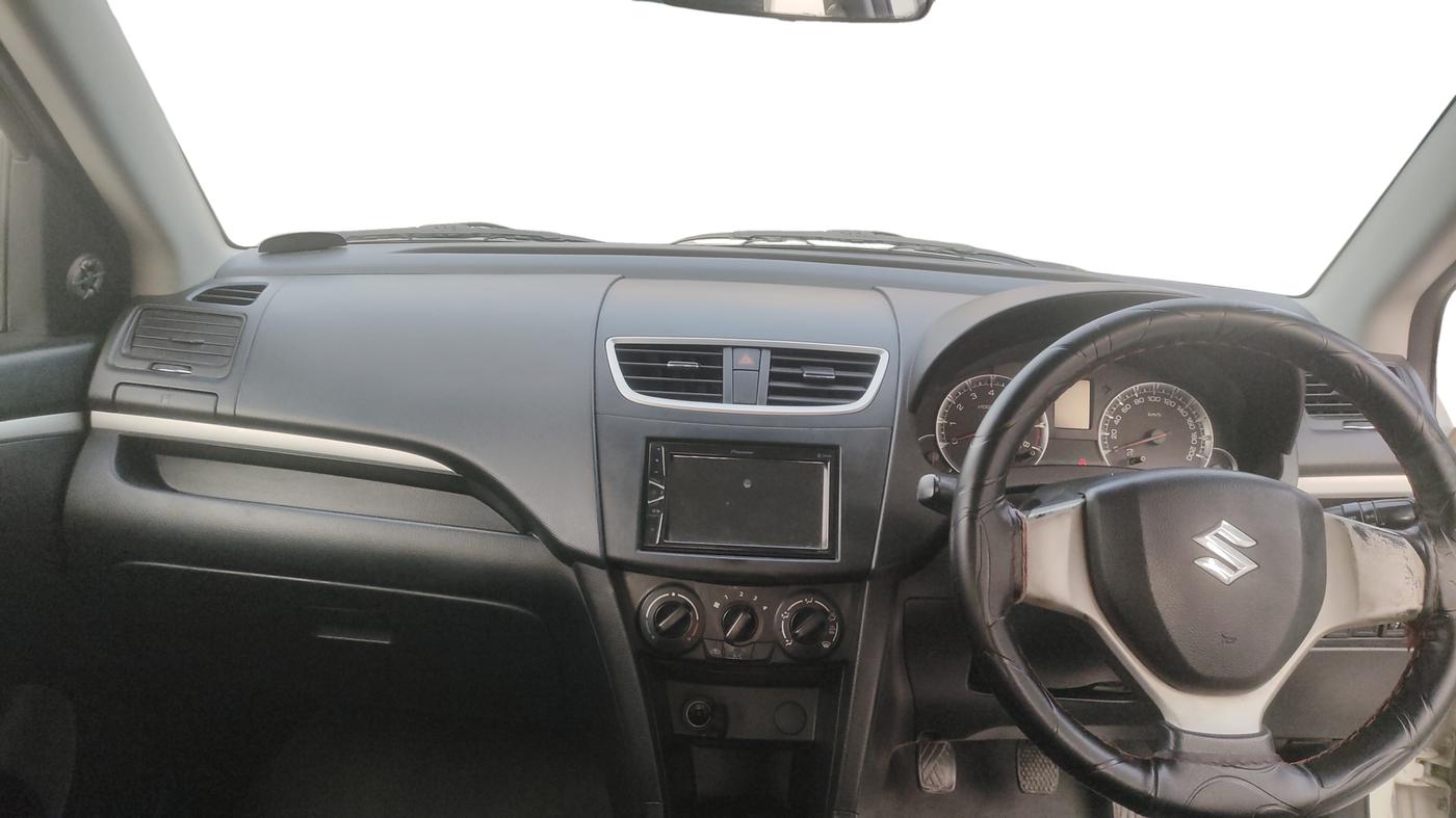 2014 Maruti Swift VXI, Petrol, Manual, 95,449 km, Dashboard