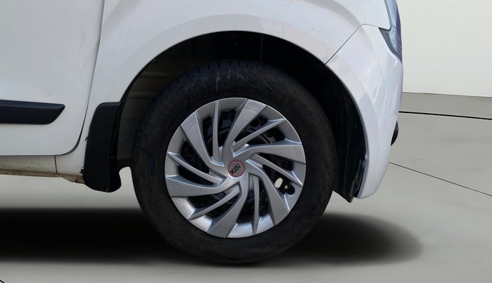 2020 Maruti New Wagon-R VXI 1.0 AMT, Petrol, Automatic, 65,974 km, Right Front Wheel
