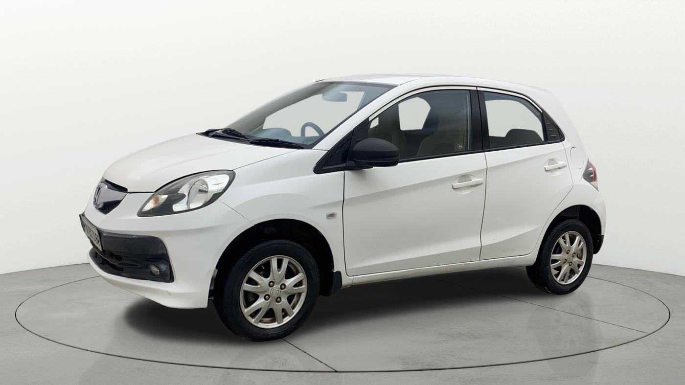 2013 Honda Brio V MT, Petrol, Manual, 1,08,343 km, Left Front Diagonal
