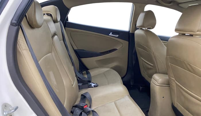 2014 Hyundai Verna FLUIDIC 1.6 CRDI SX OPT AT, Diesel, Automatic, 90,385 km, Right Side Rear Door Cabin