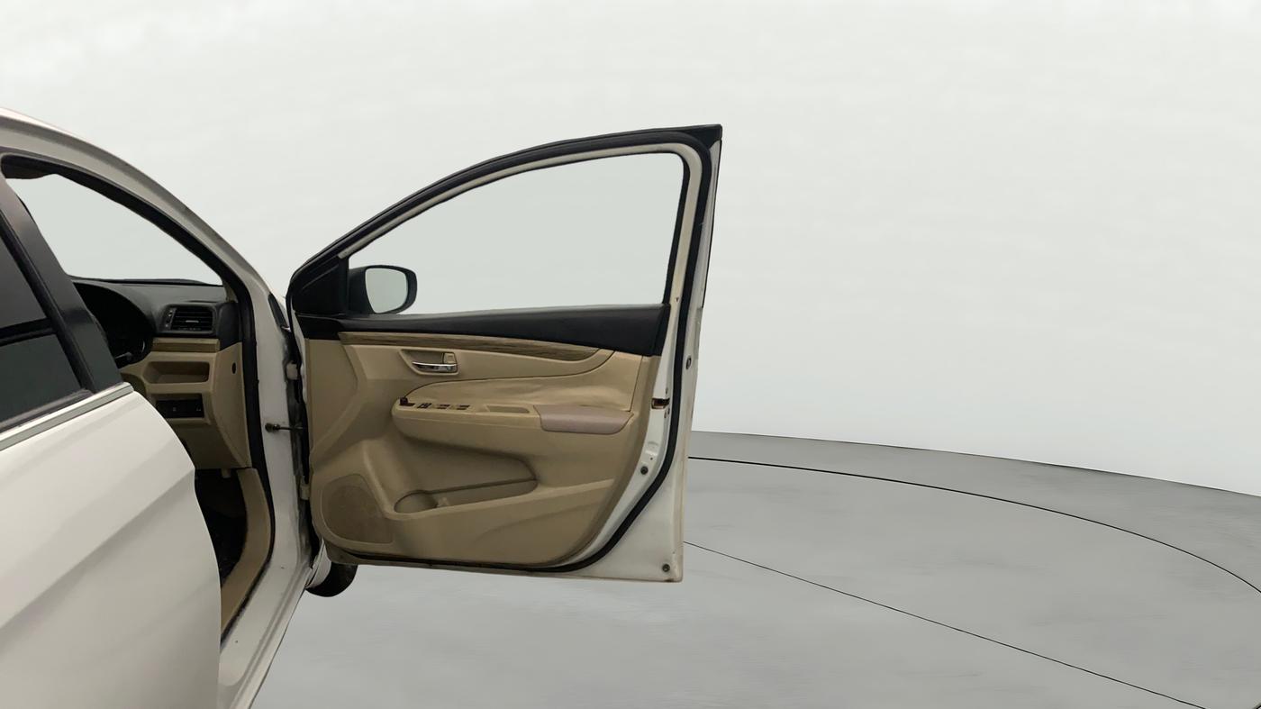 2019 Maruti Ciaz SIGMA 1.5 SHVS MT  PETROL, Petrol, Manual, 63,663 km, RHS Front Door