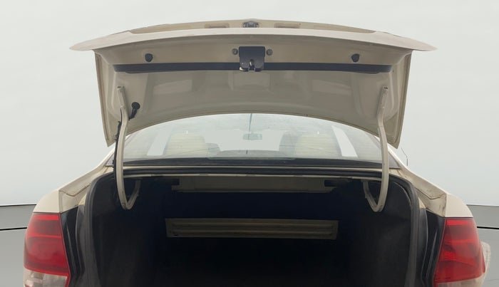 2012 Volkswagen Vento HIGHLINE 1.6 MPI, Petrol, Manual, 1,07,051 km, Boot Door Open