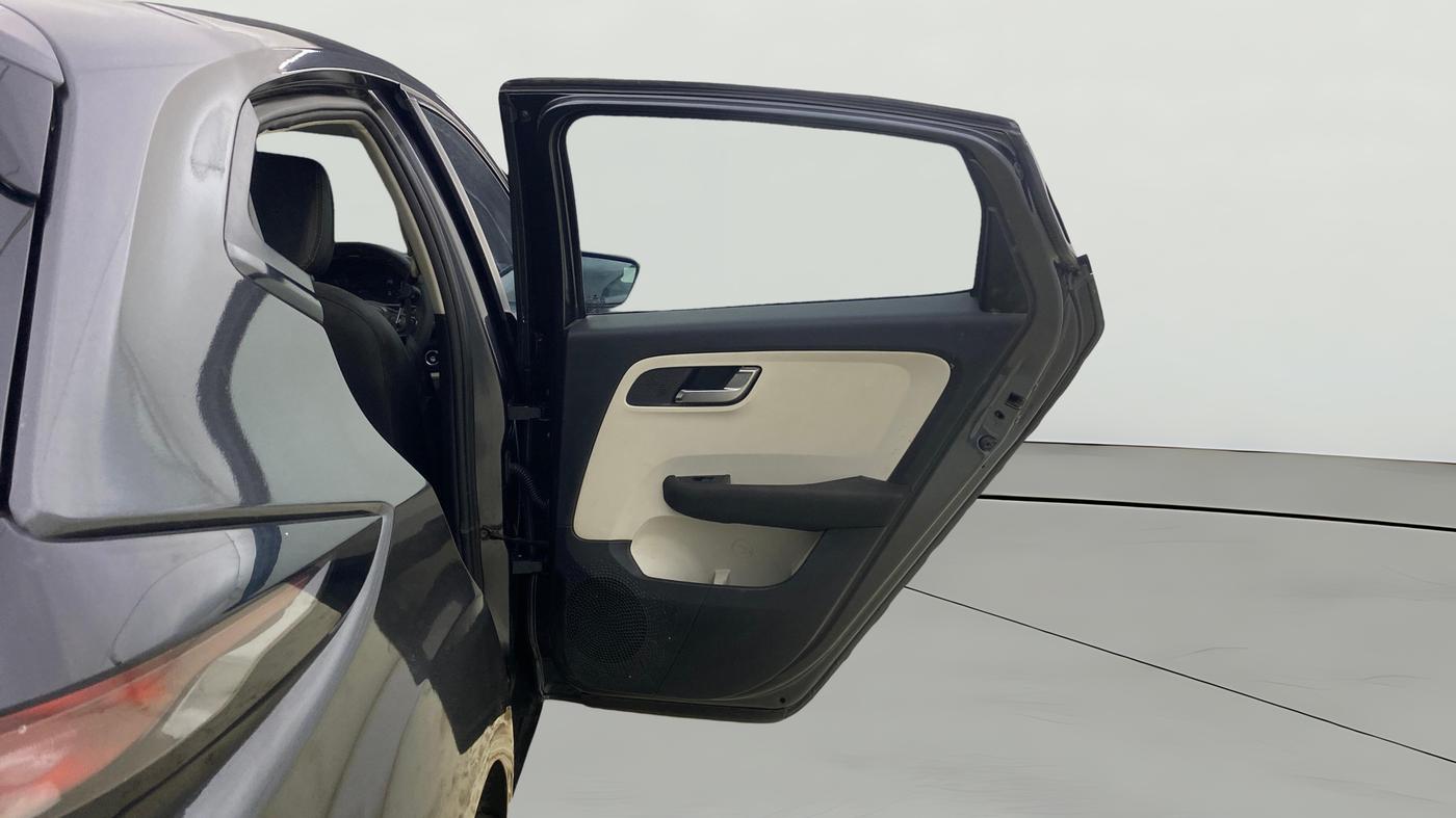 2021 Tata ALTROZ XZ DIESEL, Diesel, Manual, 60,573 km, RHS Rear Door