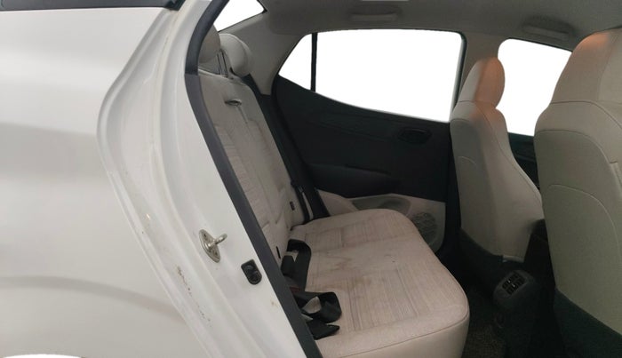 2022 Hyundai AURA S 1.2 CNG, CNG, Manual, 32,964 km, Right Side Rear Door Cabin