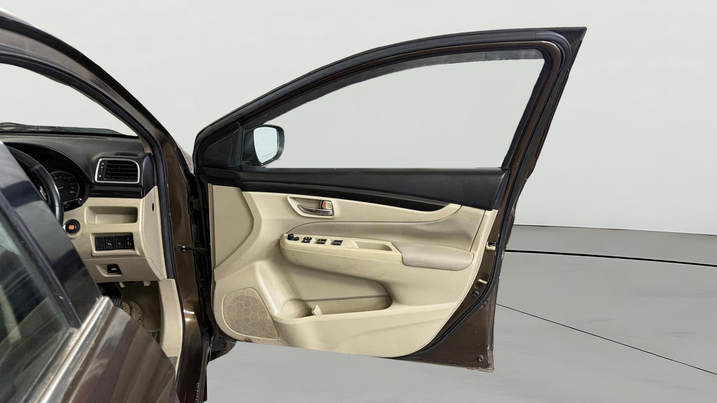 2015 Maruti Ciaz ZXI+, Petrol, Manual, 94,622 km, RHS Front Door