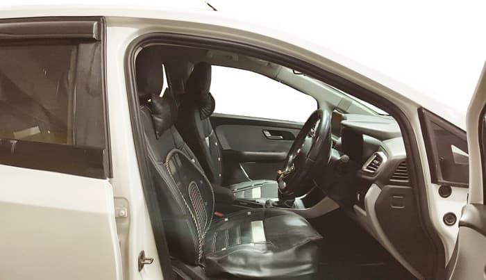 2020 Tata ALTROZ XZ PETROL, Petrol, Manual, 38,895 km, Right Side Front Door Cabin
