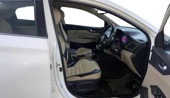 2018 Hyundai Verna 1.6 VTVT SX, Petrol, Manual, 75,728 km, Right Side Front Door Cabin