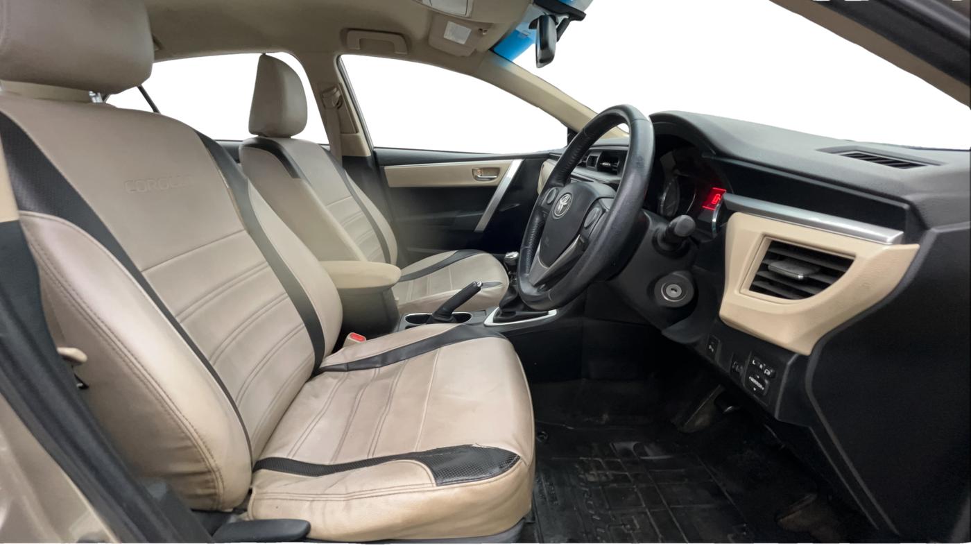 2015 Toyota Corolla Altis G PETROL, Petrol, Manual, 1,02,213 km, Right Side Front Door Cabin