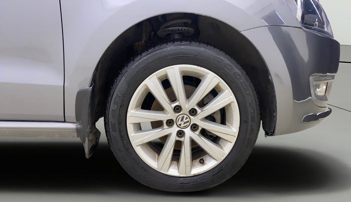 2014 Volkswagen Polo HIGHLINE1.2L, Petrol, Manual, 90,357 km, Right Front Wheel