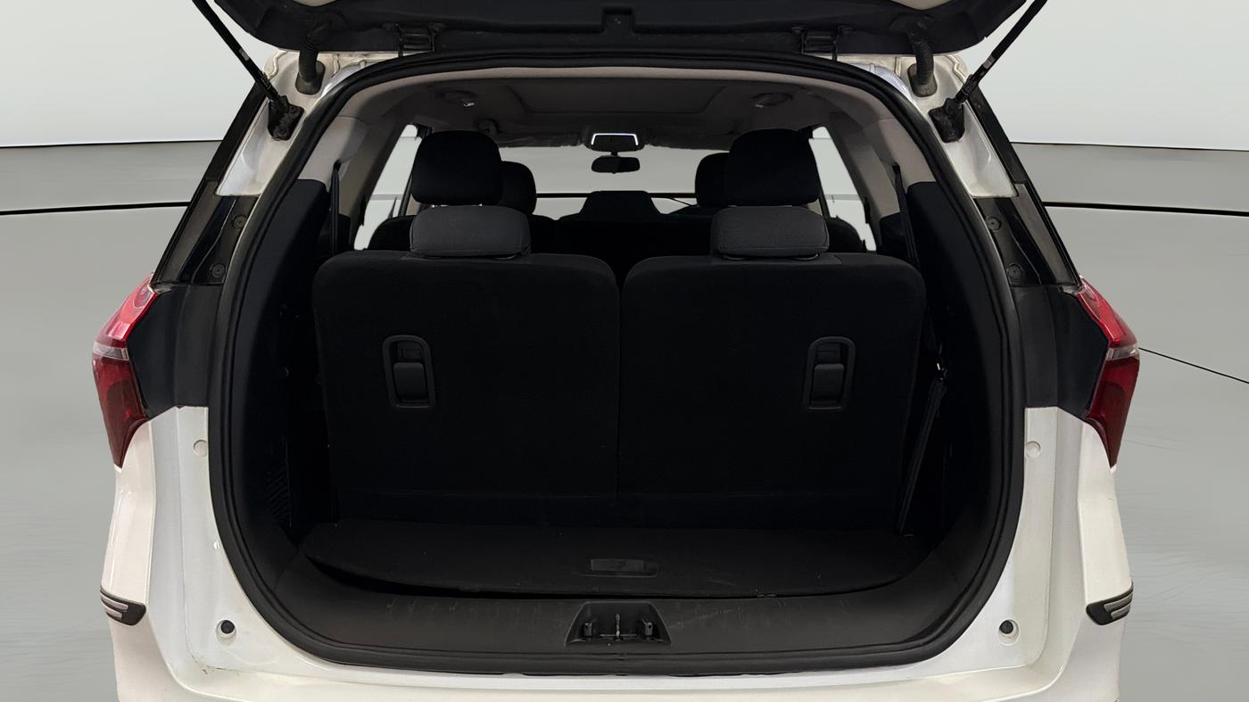 2024 Mahindra XUV700 AX 5 P MT 7 STR, Petrol, Manual, 39,411 km, Boot Open Zoomed View