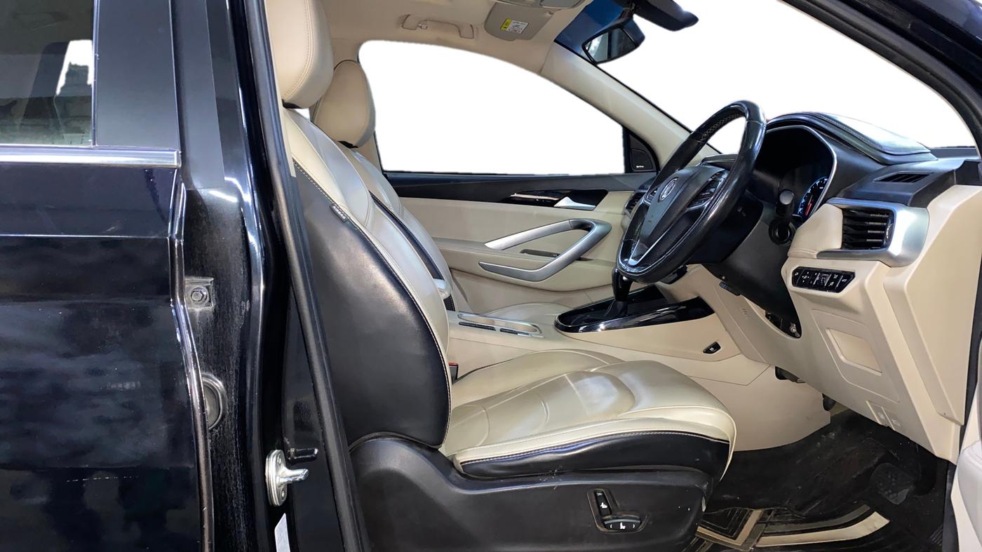 2021 MG HECTOR SHARP 1.5 PETROL CVT, Petrol, Automatic, 61,025 km, Right Side Front Door Cabin