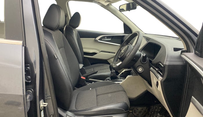 2022 KIA CARENS PRESTIGE 1.4 PETROL 7 STR, Petrol, Manual, 24,555 km, Right Side Front Door Cabin