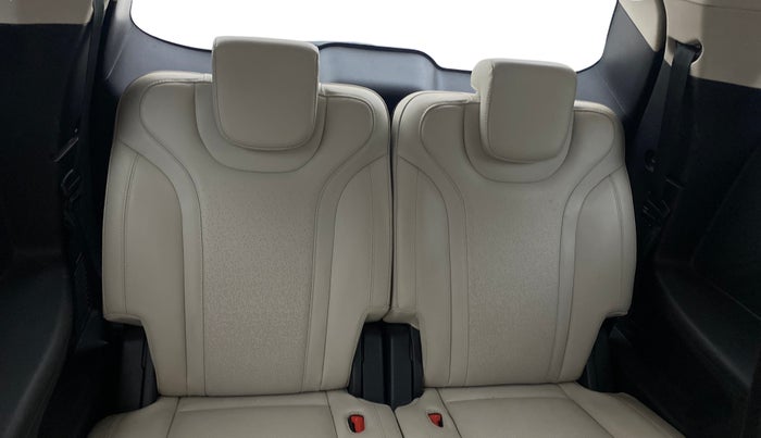 2023 Mahindra XUV700 AX 7 LUXURY P AT 7 STR, Petrol, Automatic, 25,257 km, Third Seat Row ( optional )