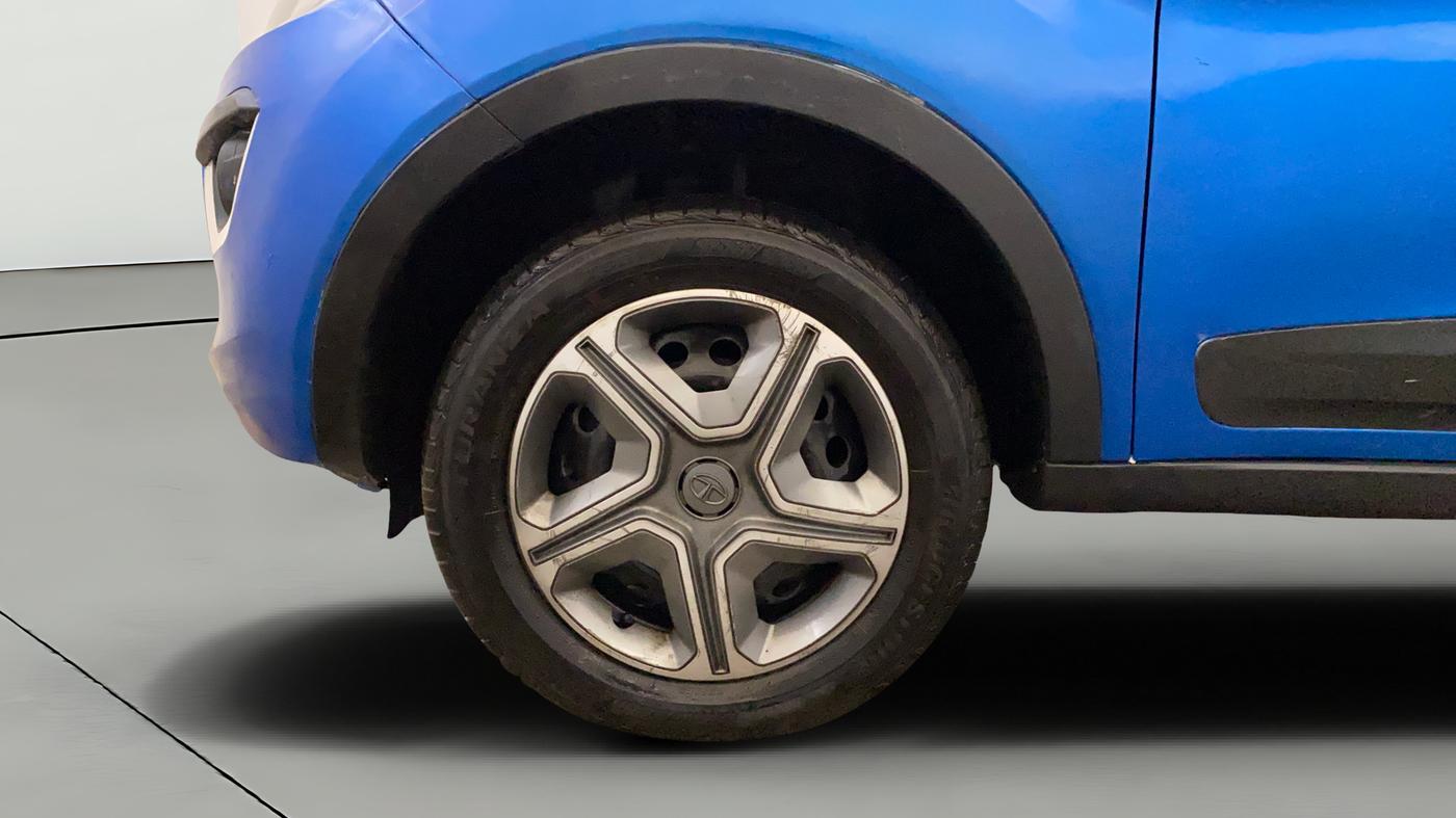 2018 Tata NEXON XT PETROL, Petrol, Manual, 68,869 km, Left Front Wheel