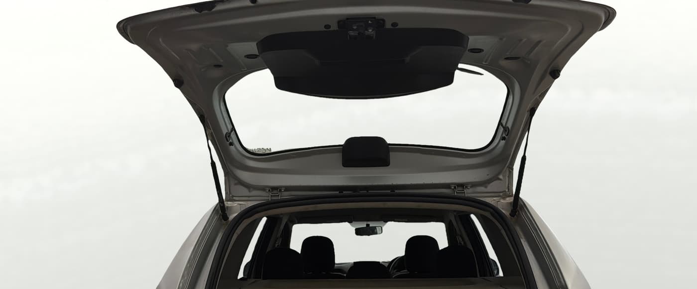 2017 Renault Duster RXS CVT, Petrol, Automatic, 56,055 km, Boot Door Open