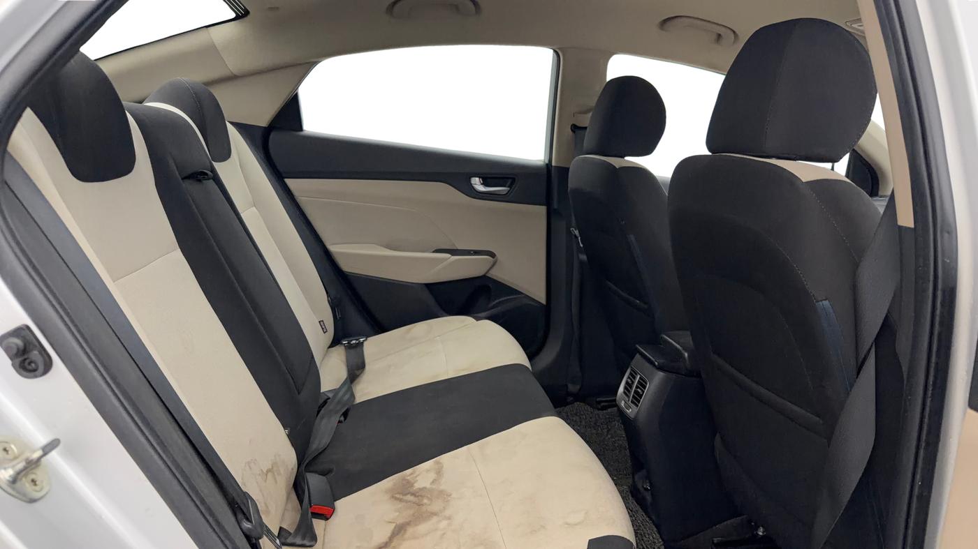 2018 Hyundai Verna 1.6 VTVT SX, Petrol, Manual, 77,033 km, Right Side Rear Door Cabin