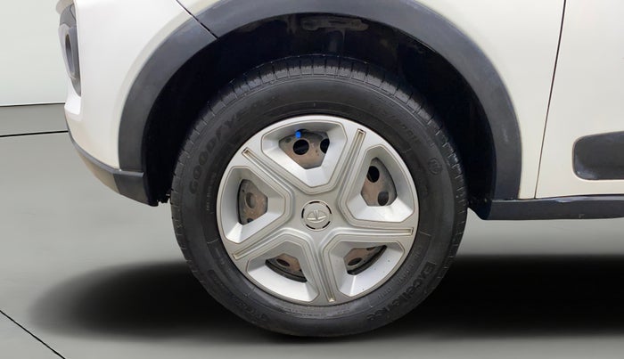 2020 Tata NEXON XMA PETROL, Petrol, Automatic, 34,903 km, Left Front Wheel