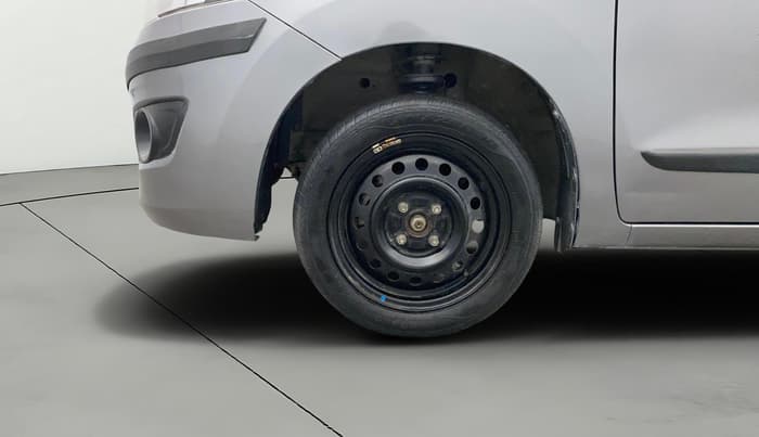 2015 Maruti Wagon R 1.0 VXI, Petrol, Manual, 37,366 km, Left Front Wheel