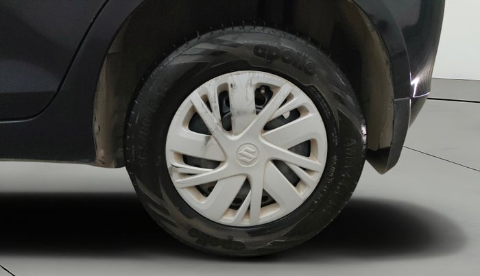 2015 Maruti Swift VXI, Petrol, Manual, 68,004 km, Left Rear Wheel
