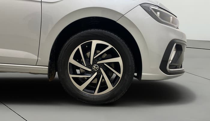 2022 Volkswagen VIRTUS TOPLINE TSI 1.0 AT, Petrol, Automatic, 87,598 km, Right Front Wheel